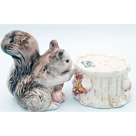 Squirrel Tree Stump Salt Pepper Shakers Hand Painted Vintage OCI Japan - Picture 8 of 13